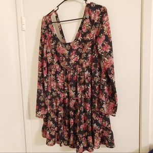Long sleeve floral dress 🌸
